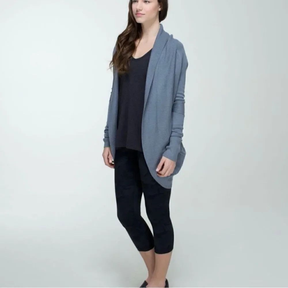 Lululemon Transformation Wrap - Picture 3 of 14